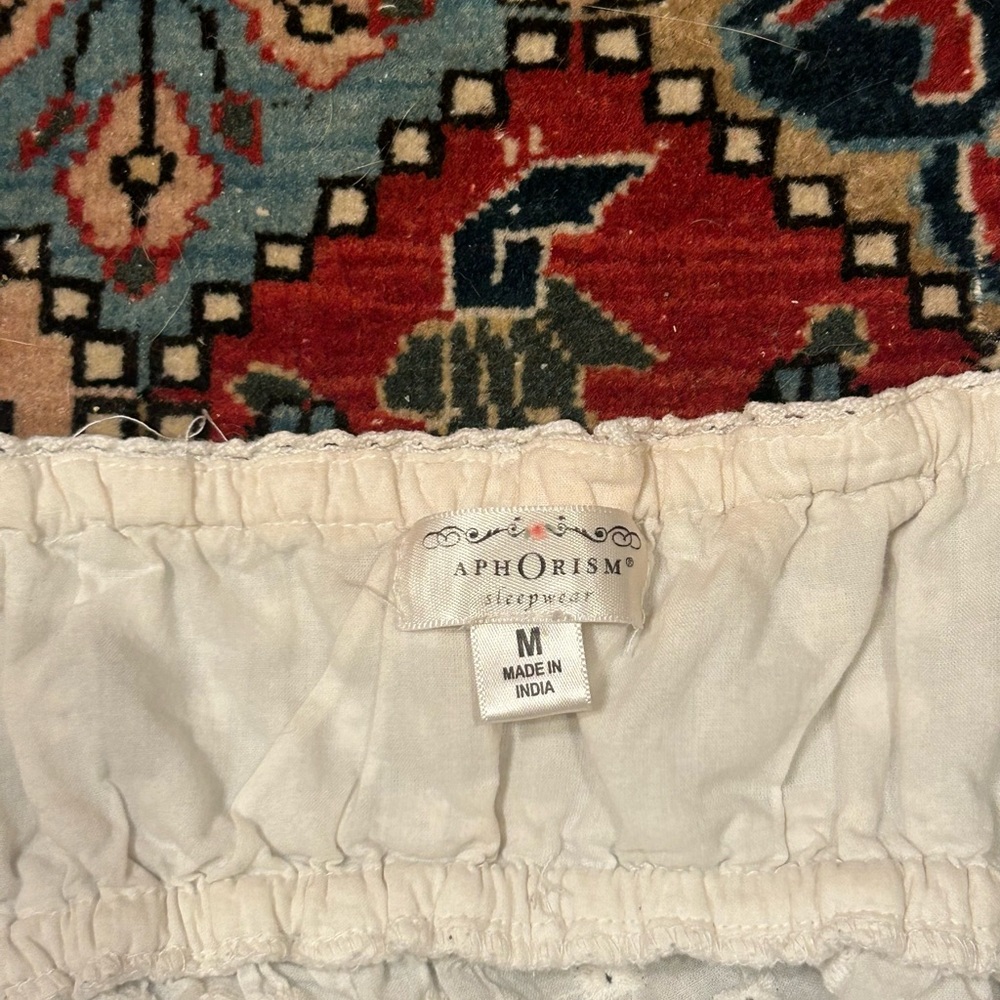 🌸Girly sleepwear dress🌸
Size: M but is a little small - Picture 3 of 3